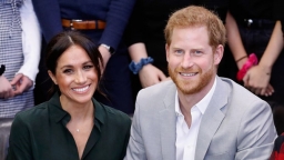 Công nương Meghan Markle mang thai con đầu lòng với Hoàng tử Harry