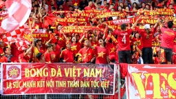 Đang bình chọn khoảnh khắc ấn tượng nhất của CĐV tại AFF Cup 2018, có 'bão' của Việt Nam