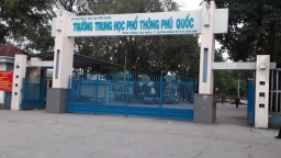 Thầy giáo 'phím' đề thi cho học sinh học thêm, gần 500 học sinh khối 11 phải thi lại