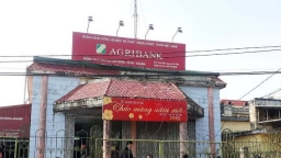 Mang dao đi cướp ngân hàng Agribank Thái Bình giữa ban ngày