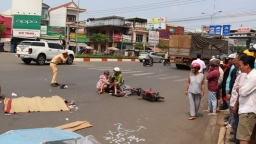 Mẹ khóc ngất khi con gái đang học cấp 3 bị tai nạn tử vong trên đường tới trường