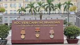 Lý 1 điểm, Ngoại ngữ 2 điểm cũng được nâng lên để lọt vào Học viện Cảnh sát