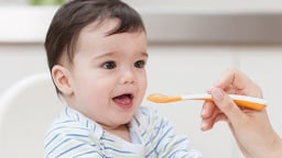 Những bí quyết giúp việc ăn dặm trở nên nhàn tênh