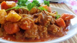 Thịt bò hầm khoai tây đổi món ngày cuối tuần
