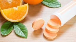 3 tác hại không lường khi bổ sung quá nhiều vitamin C phòng chống COVID-19