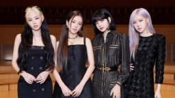 BLACKPINK đẹp ngút ngàn trong họp báo, fan bấn loạn với tạo hình của Lisa