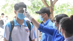 Ngày thi đầu tiên 'dễ thở', các thí sinh tự tin bước vào thi 2 tổ hợp thi Tự nhiên và Xã hội