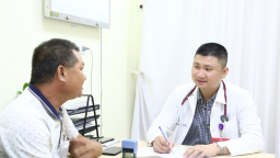 Chủ quan với cảnh báo suy giãn tĩnh mạch chi dưới, nhiều người bị biến chứng nguy hiểm