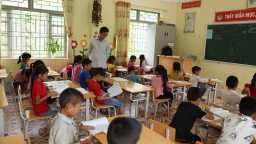 Tại sao bác sĩ được mở phòng khám thêm mà giáo viên không được dạy thêm?
