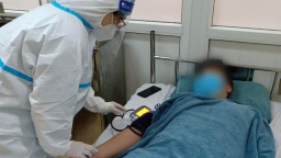 Uống thuốc truyền miệng chữa COVID-19, chỉ 15 phút sau hôn mê phải nhập viện