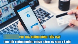 Hà Nội tăng cường chi trả trợ cấp an sinh xã hội không dùng tiền mặt