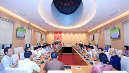 Đoàn cán bộ Thủ đô Viêng Chăn tìm hiểu mô hình hoạt động của HĐND TP.Hà Nội