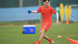 Những hình ảnh đầu tiên của tiền vệ Việt kiều Thomas trong màu áo U17 Việt Nam