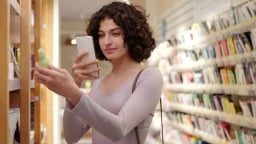 Gen Z và cuộc cách mạng 'tiêu dùng dưới mức tiêu chuẩn”