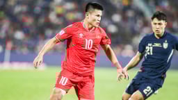 Ngôi sao CLB Hà Nội báo tin không vui cho HLV Kim Sang Sik