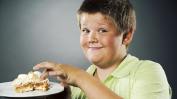 Thực phẩm tuổi teen nên tránh khi trời quá nóng 