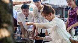 Khéo tay bất ngờ, Hari Won dẫn đầu tỷ số sau hàng loạt thử thách tại xưởng lụa