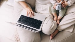 Phụ nữ 'gánh cả hai vai': Thành công hay áp lực gấp đôi?