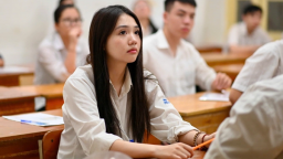 Hơn 1,1 triệu thí sinh bước vào kỳ thi tốt nghiệp chưa từng có