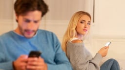 “Khoảng trời riêng” trong hôn nhân: Làm sao để không tạo khoảng cách?