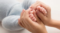 Vì sao các nước trả tiền để phụ nữ sinh con?