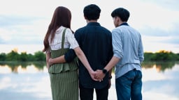 Bạn thân yêu người yêu cũ, bạn sẽ chấp nhận chơi chung hay cạch mặt?