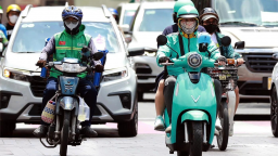 TP Hồ Chí Minh sẽ chuyển đổi toàn bộ xăng sang xe điện đối với shipper và tài xế công nghệ