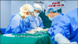 Điều trị thành công bệnh nhi bị ung thư tuyến giáp hiếm gặp ở trẻ em