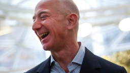 Cha mẹ Jeff Bezos phản ứng ra sao khi con trai muốn từ bỏ tất cả để đi... bán sách qua mạng?