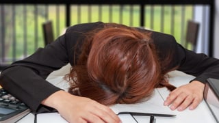 5 lý do khiến bạn luôn cảm thấy buồn ngủ, mệt mỏi suốt cả ngày