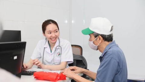 Khám sức khỏe miễn phí hằng năm: Bộ Y tế có hướng dẫn mới