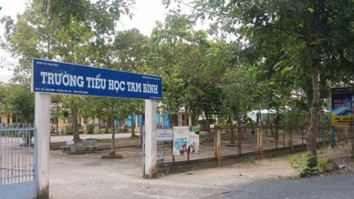 Tin giáo dục 5/10: Học sinh lớp 4 không biết đọc, GV vẫn nhận xét đọc thông, viết thạo