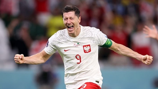 Lewandowski rơi nước mắt khi lần đầu tiên ghi bàn tại World Cup