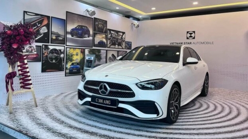 Xe Mercedes lắp ráp giảm giá hàng trăm triệu đồng