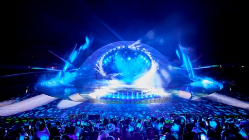 Du khách nô nức đi Phú Quốc xem show diễn đỉnh cao Kiss The Stars