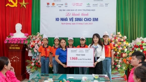 Khánh thành 10 'nhà vệ sinh cho em':  Mang giấc mơ có thật đến với học sinh miền núi