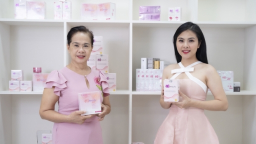 Diễn viên Vân Trang cùng mẹ ruột chia sẻ bí quyết chăm sóc da với Hi Beauty