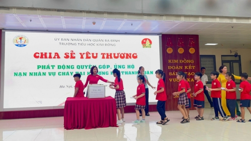 Giáo viên, học sinh quận Ba Đình quyên góp ủng hộ các gia đình bị hỏa hoạn tại Thanh Xuân