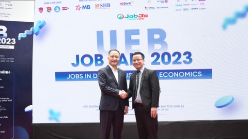 Gian hàng đặc biệt của Job3s.vn hút ngàn sinh viên tại Ngày hội việc làm UEB JOB FAIR 2023