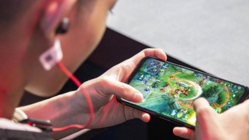 Trẻ em Trung Quốc chỉ được chơi game 15 giờ một tháng