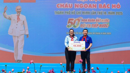 Vinamilk tặng 50.000 hộp sữa cho thiếu nhi TP.HCM nhân sự kiện 50 năm thống nhất đất nước
