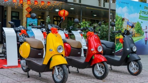 Hè này, học sinh có xe máy điện mới “xịn xò” với giá chỉ từ 14,99 triệu đồng, đi thoải mái chi cực ít