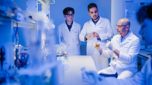 VinUni đặt mục tiêu vào Top 100 Đại học hàng đầu thế giới - mời tuyển 500 nhà khoa học toàn cầu