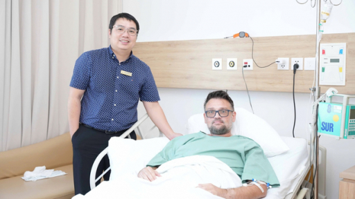 Vinmec Hải Phòng áp dụng thành công kỹ thuật thay khớp vai đảo ngược cho bệnh nhân người Anh