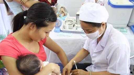 Hà Nội tiêm bổ sung vắc-xin sởi - rubella cho hơn 600.000 trẻ em