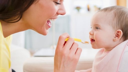 Nguyên tắc ăn dặm cơ bản cha mẹ cần nằm lòng