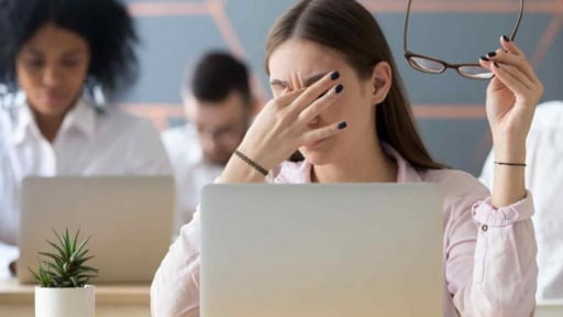 Cách áp dụng quy tắc 20-20-20 giúp ngăn ngừa mỏi mắt