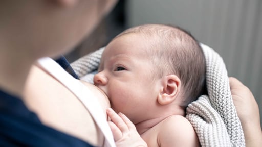 5 bí quyết vàng giúp mẹ bỉm chữa tắc tia sữa hiệu quả