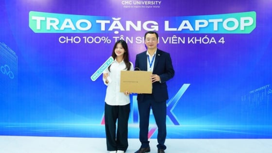 Trường ĐH CMC tặng máy tính bảng cho toàn bộ tân sinh viên