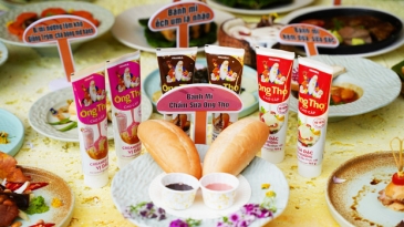 Bánh mỳ chấm sữa đặc - Tự hòa văn hóa ẩm thực Việt